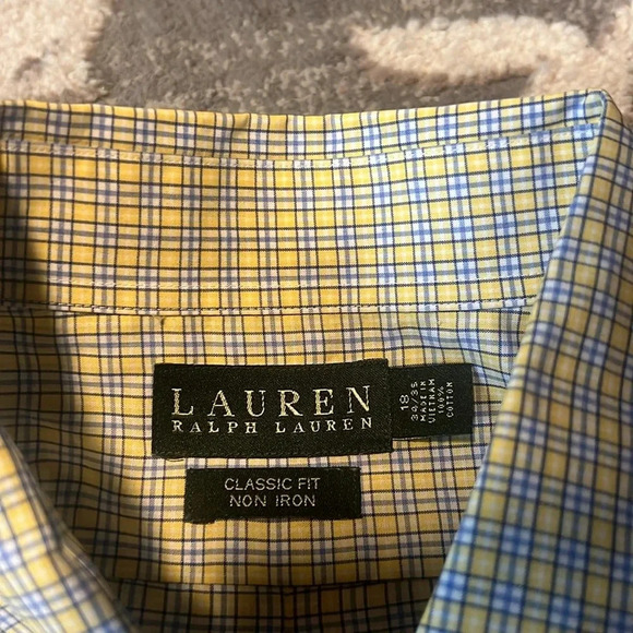 Ralph Lauren button front shirt. Like new. Size 18 classic fit. No iron. - Picture 3 of 4